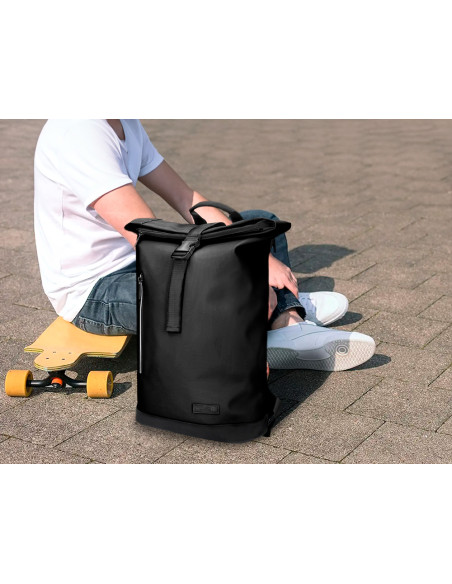Cartera antartik mochila water proof enrollable diseño casual color negro 480x130x280 mm