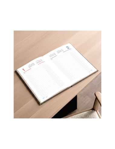 Dietario liderpapel 2027 cuarto 150x215 mm dia pagina bilingue color negro papel 70 g fsc